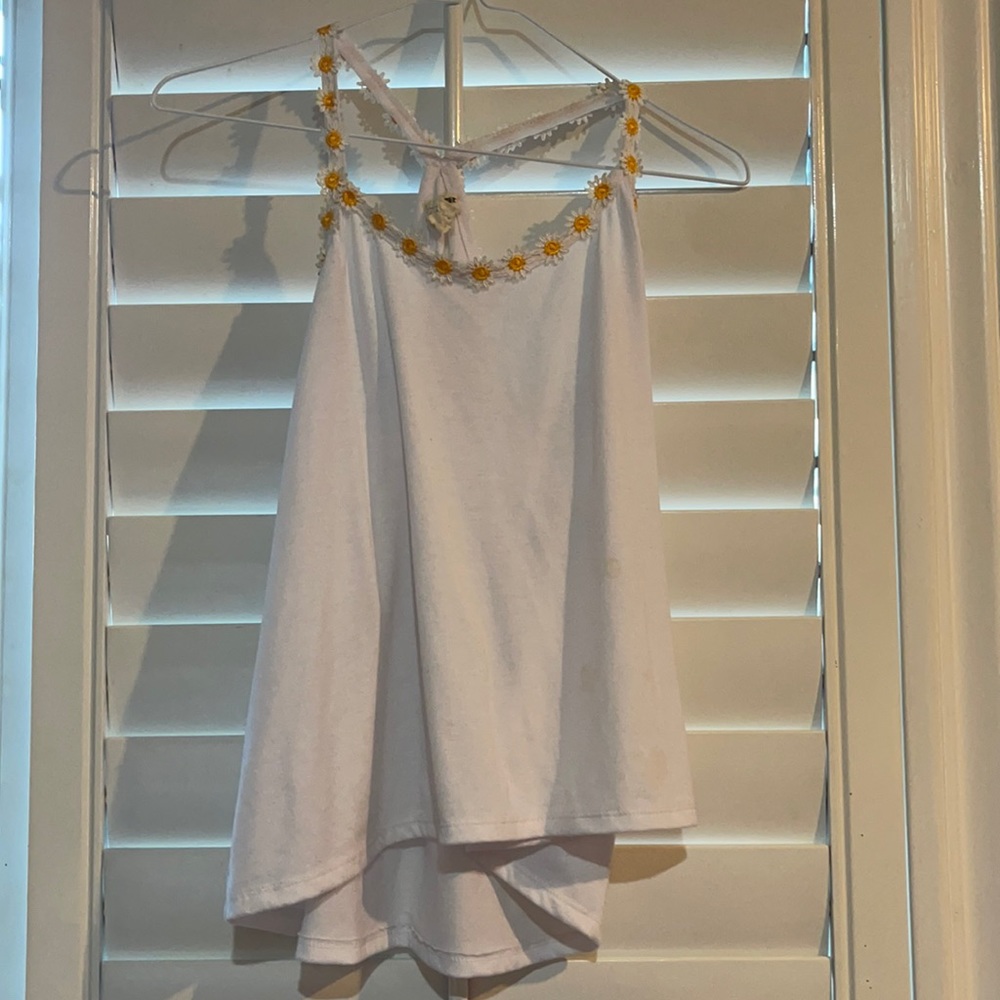 Cute flower summer top!